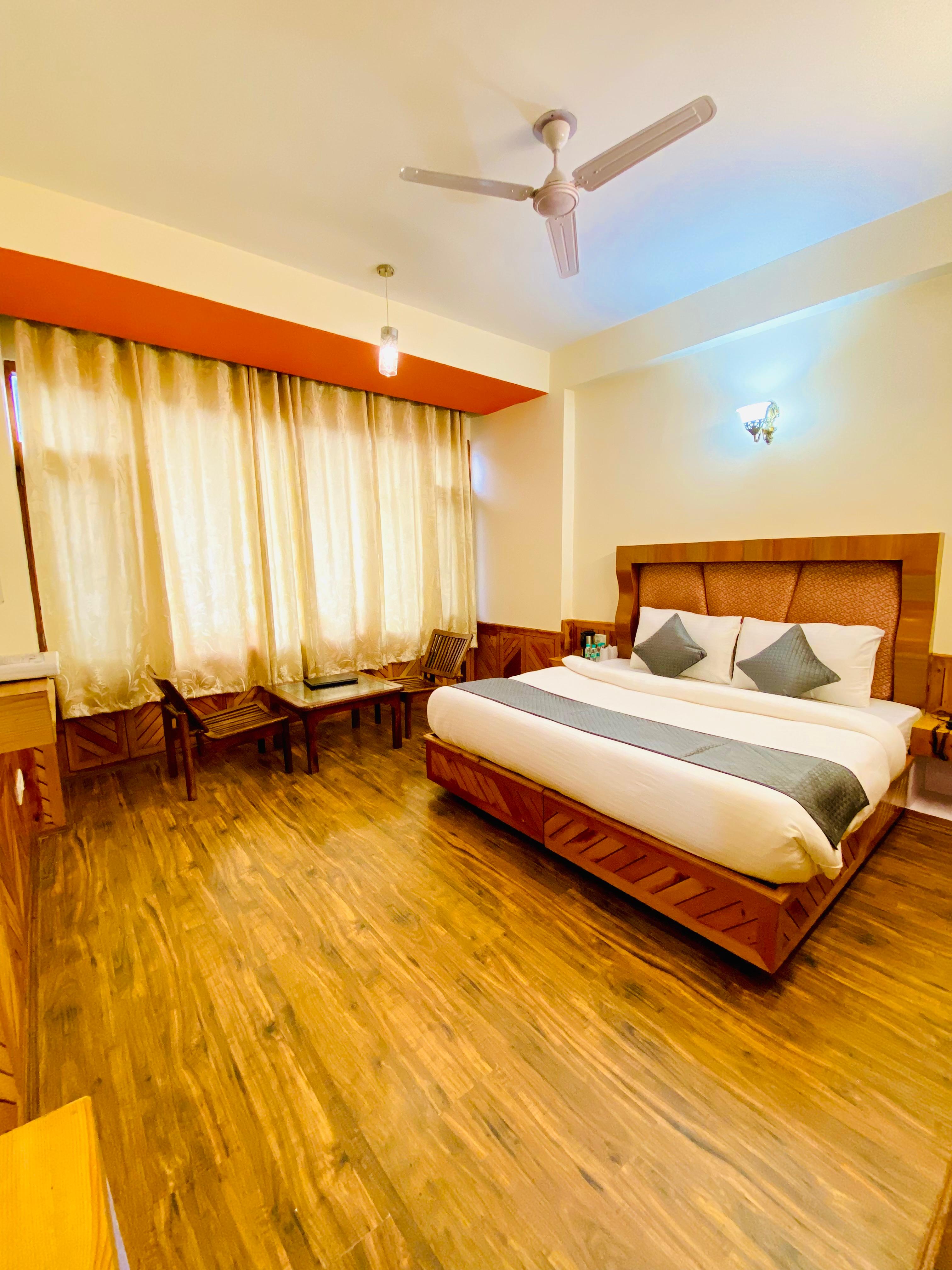 Rhythm retreat - Tap to explore photos