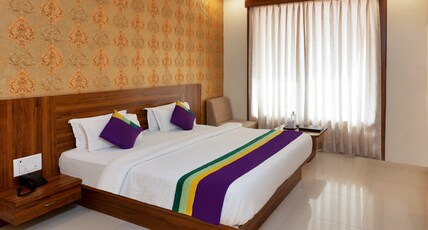 Treebo Premium Royal Amar With Mountain View and Swimming Pool Room Type - Standard Room