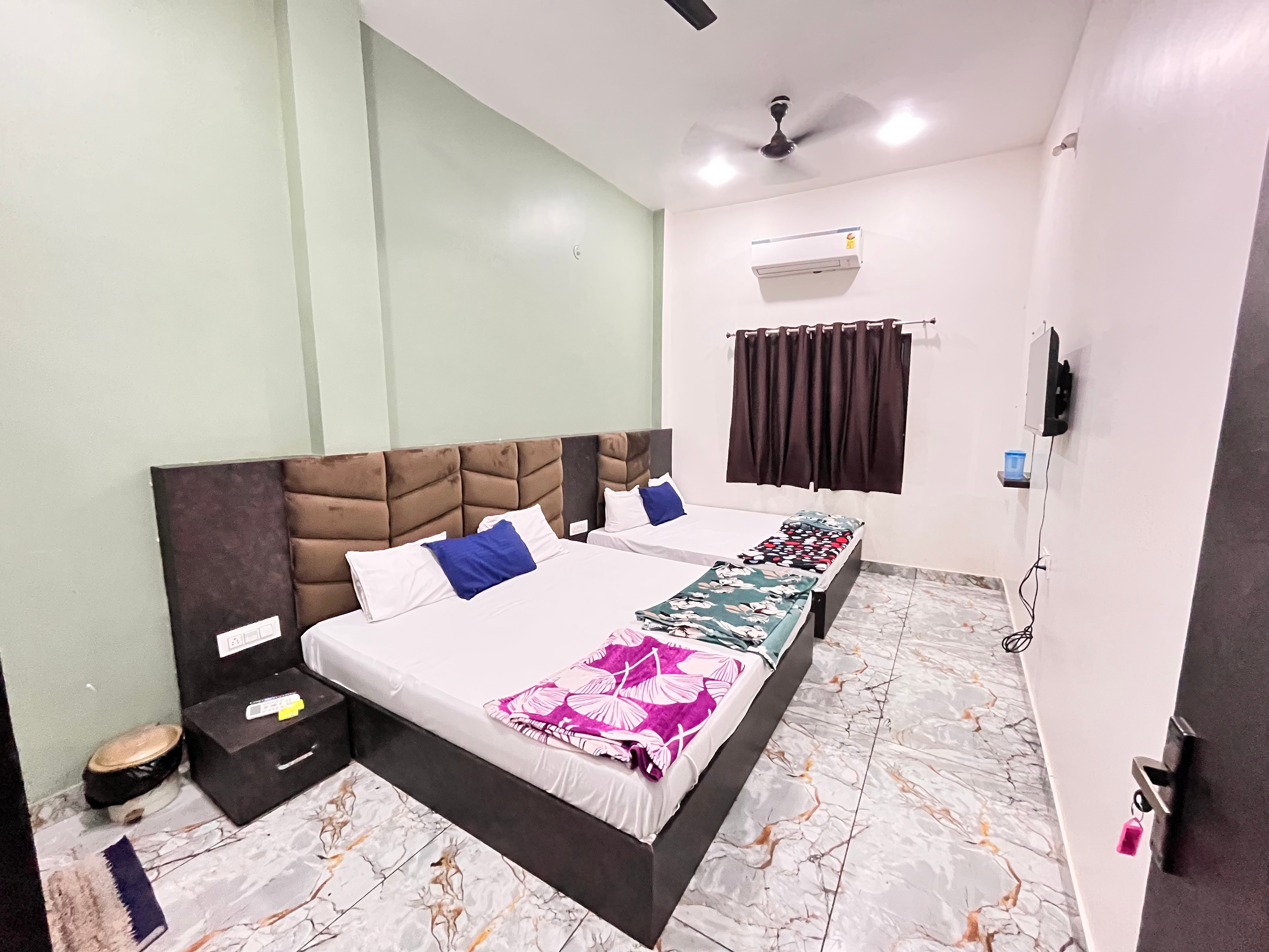 Hotel Shree Bageshwar Inn - Tap to explore photos