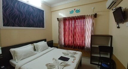 Hotel Yogiraj Room Type - Double Bed Non-A.C