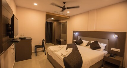 Hotel De L'amour Room Type - Semi Deluxe Room