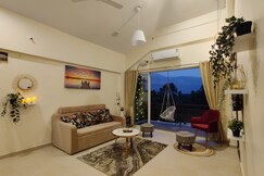 Mountain Majesty: Cozy Apartment
