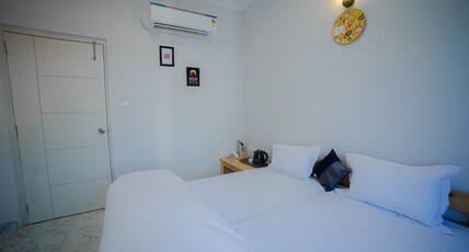Stay Inn Kaashvi Room Type - Premium Room