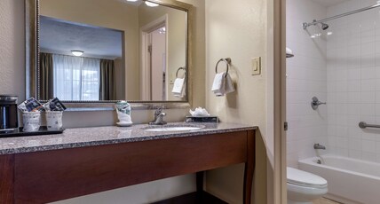 Best Western Swiss Clock Inn Room Type - 2 Queen Beds, Non-Smoking, Executive, Flat Screen Television, Ottoman, Work Desk, Microwave And Refr Best Western Swiss Clock Inn Room Type - 2 Queen Beds, Non-Smoking, Executive, Flat Screen Television, Ottoman, Work Desk, Microwave And Refr