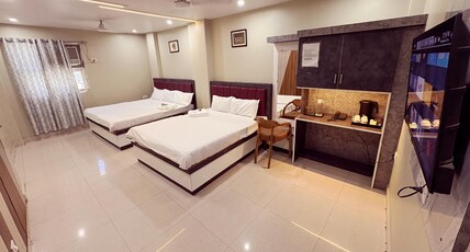 Rudraksha Guest House Room Type - Family Room AC