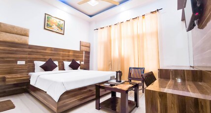 Hotel Rebirth Room Type - Deluxe Room