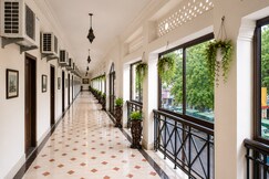 Address of Central Hotel