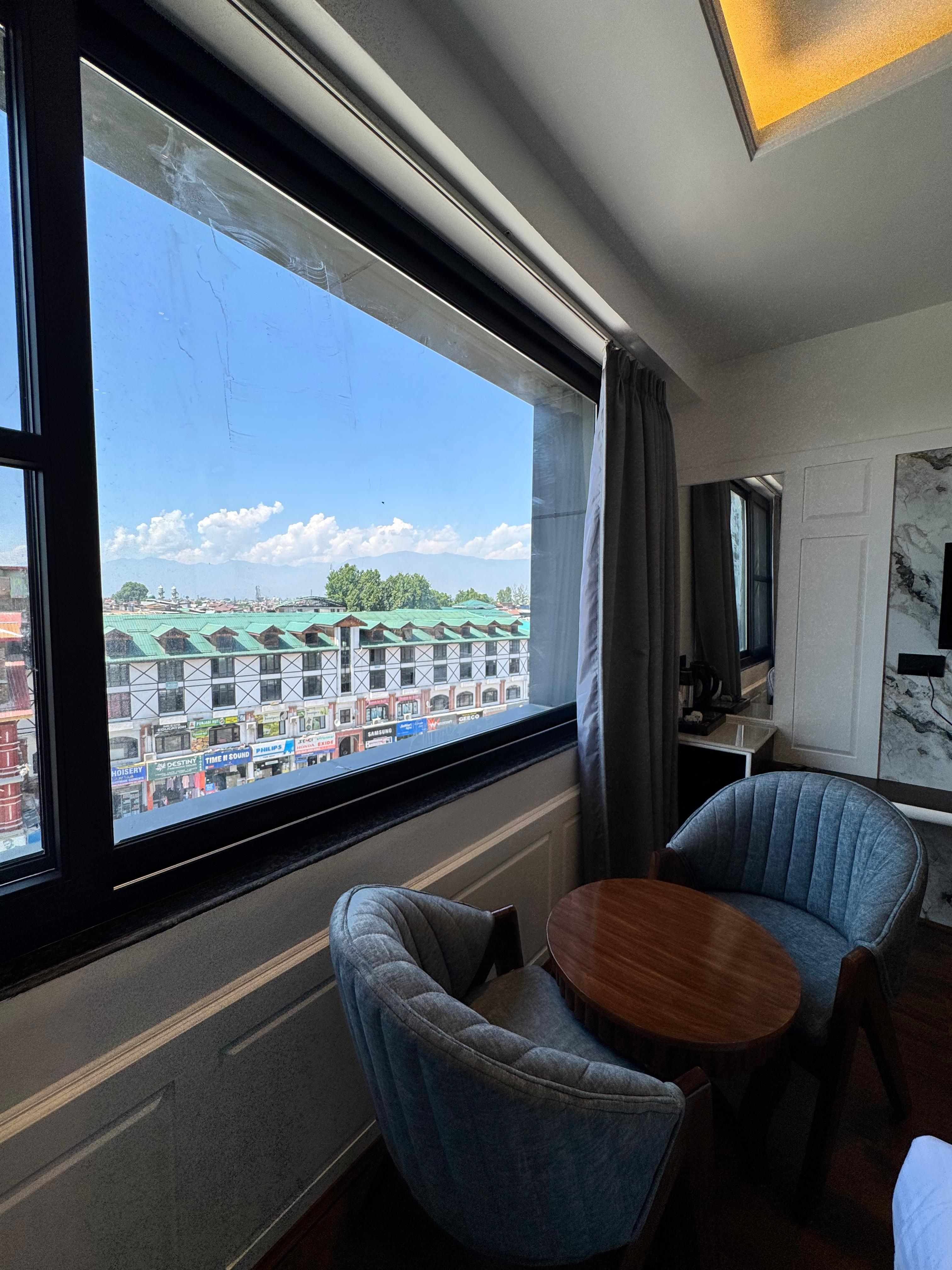 Hotel La Sera - Tap to explore photos