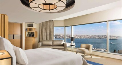 Swissotel the Bosphorus Istanbul Room Type - Corner Room Bosphorus View King