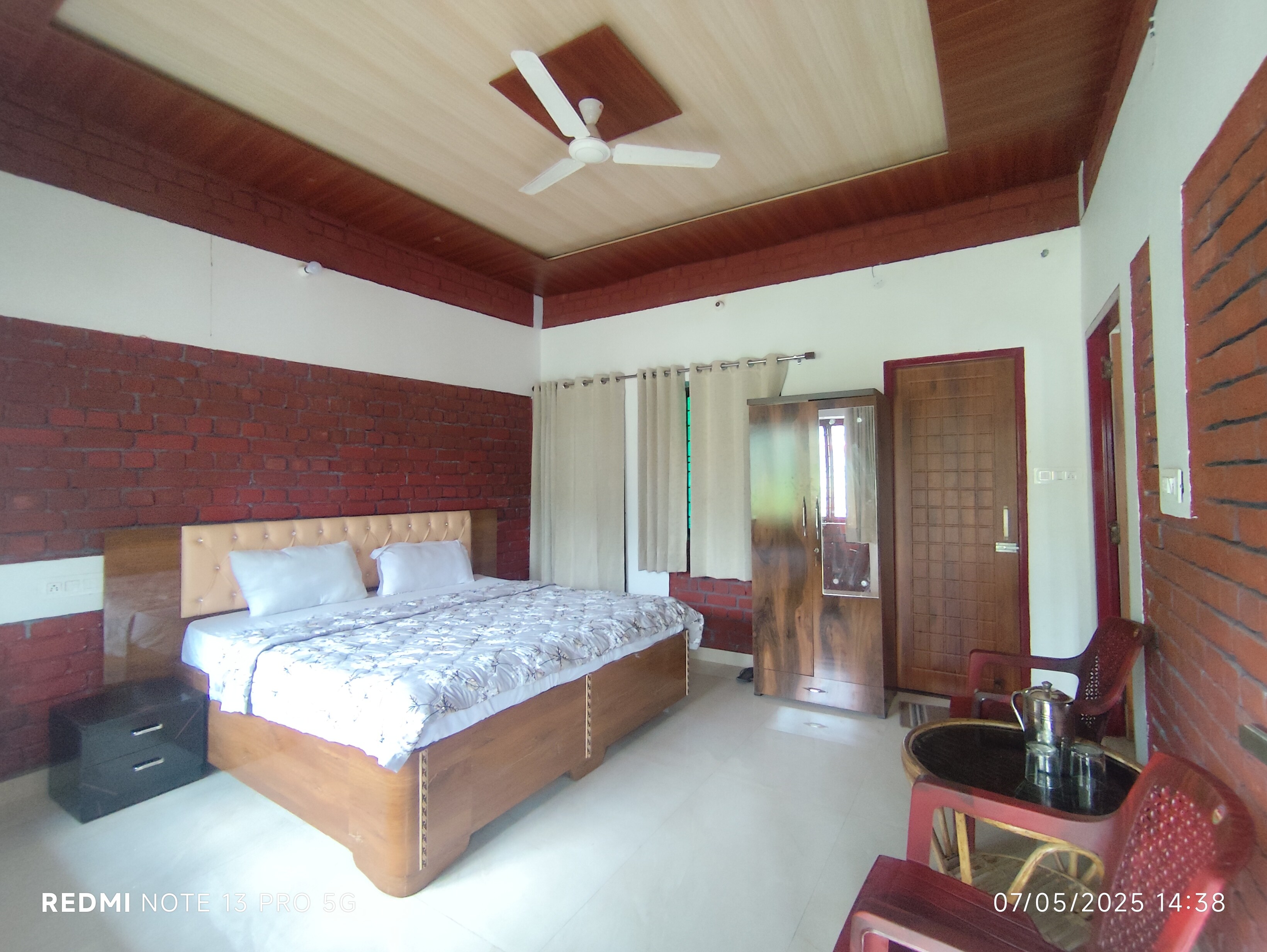 Ghughuti Homestay - Tap to explore photos