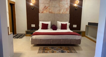 SAVSHANTI LAKE RESORT Room Type - SUITE  AC LAKE VIEW ROOM