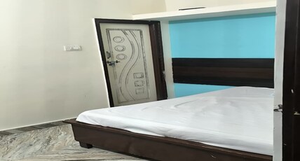 Kainaat Guest House Room Type - Deluxe Room