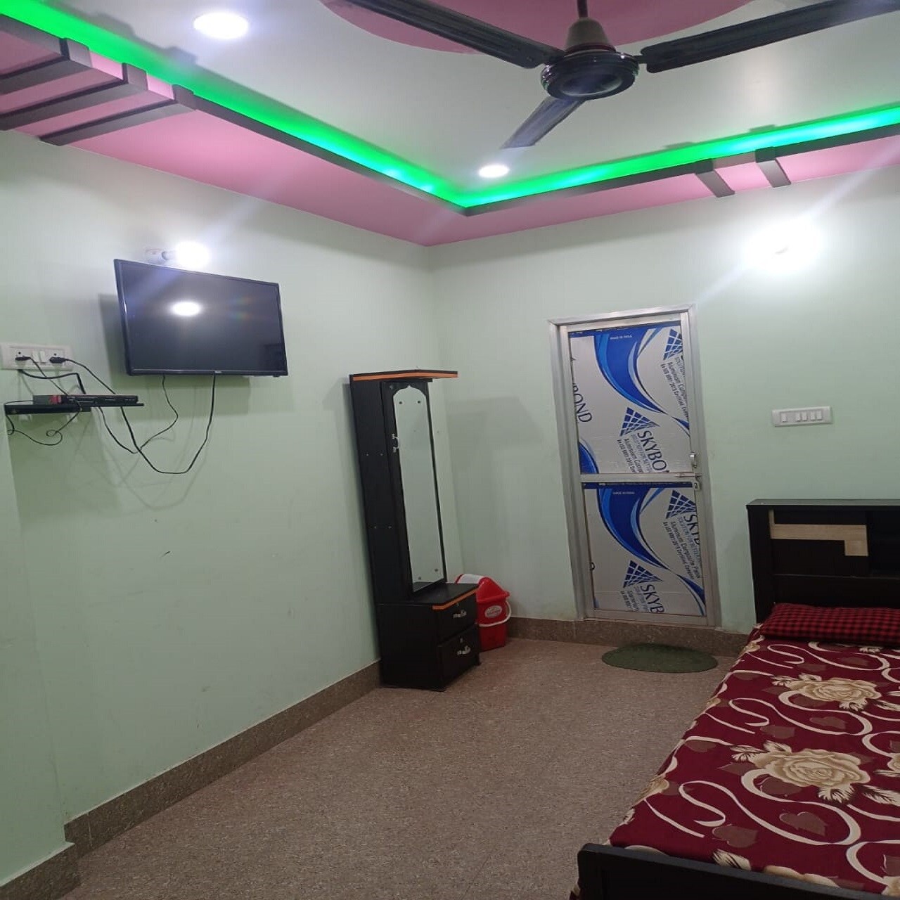 HOTEL NEW YASHRAJ - Tap to explore photos