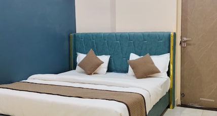 Youth Palace Hotel & Resort Room Type - Deluxe Room with Air Conditioning Youth Palace Hotel & Resort Room Type - Deluxe Room with Air Conditioning