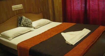 Hotel Home Comfort Room Type - Double Bedded Non A/c Room