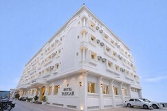 Address of Hotel Yadgar