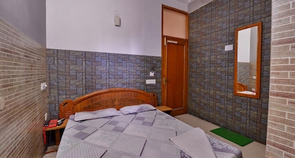 Hotel Anant Room Type - Deluxe AC Rooms