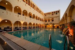 Hotel Shahi Place & Restaurant