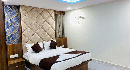 Hotel Sai Villa Ashram Road Room Type - Deluxe Room