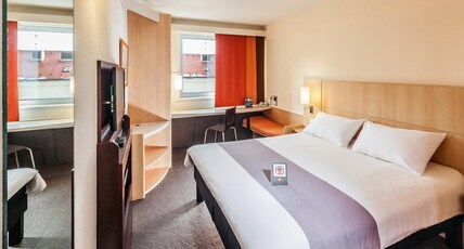 ibis Praha Mala Strana Room Type - Room with 1 double bed equipped with the new bedding ibis Praha Mala Strana Room Type - Room with 1 double bed equipped with the new bedding