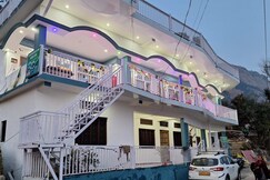 Chandrashila Hike Homestay