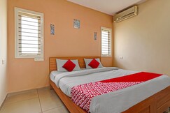 Super Hotel O Indra Suites