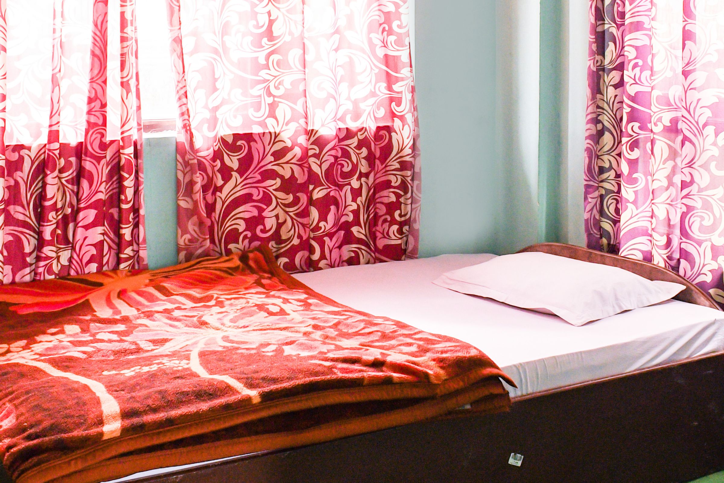 Mall Point Guesthouse (Double Bedded Room) - Tap to explore photos