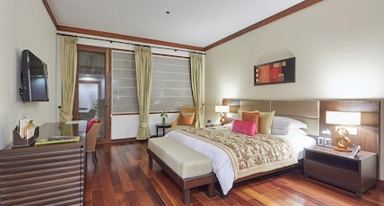 Jaypee Greens Golf & Spa Resort Room Type - Executive Suite with Jacuzzi and Balcony Jaypee Greens Golf & Spa Resort Room Type - Executive Suite with Jacuzzi and Balcony
