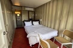 Hotel Temple City