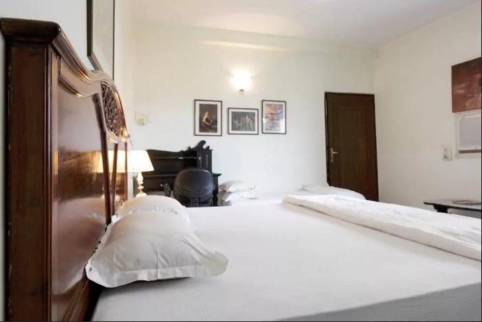 Neelam Bed and Breakfast - Tap to explore photos