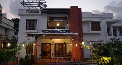 6BHK no more who's sleeping where drama Room Type - 6BHK no more who's sleeping where drama