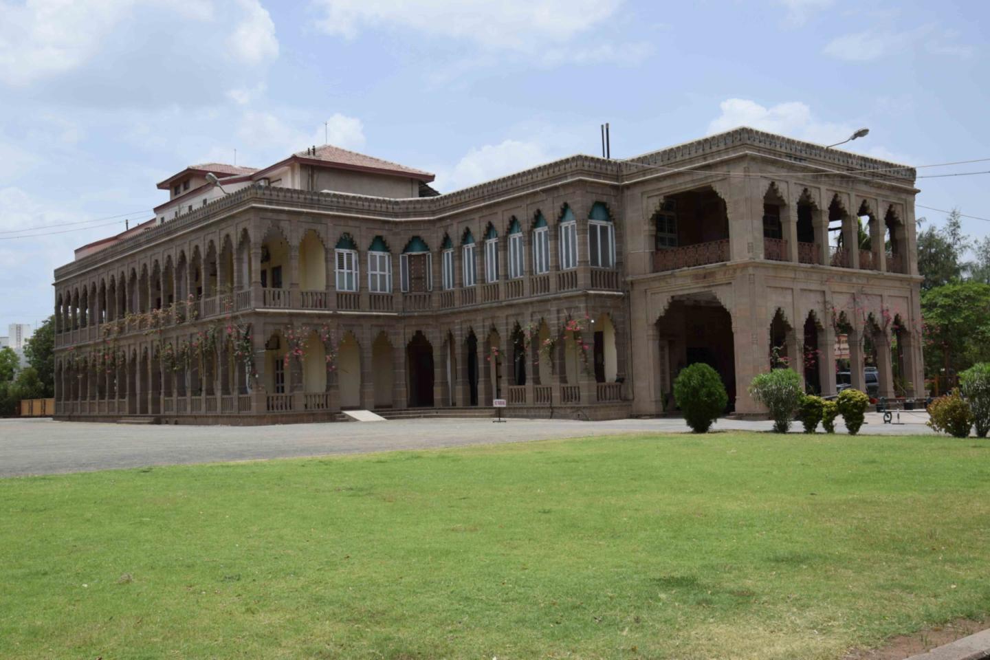 Nilambag Palace Hotel - Tap to explore photos