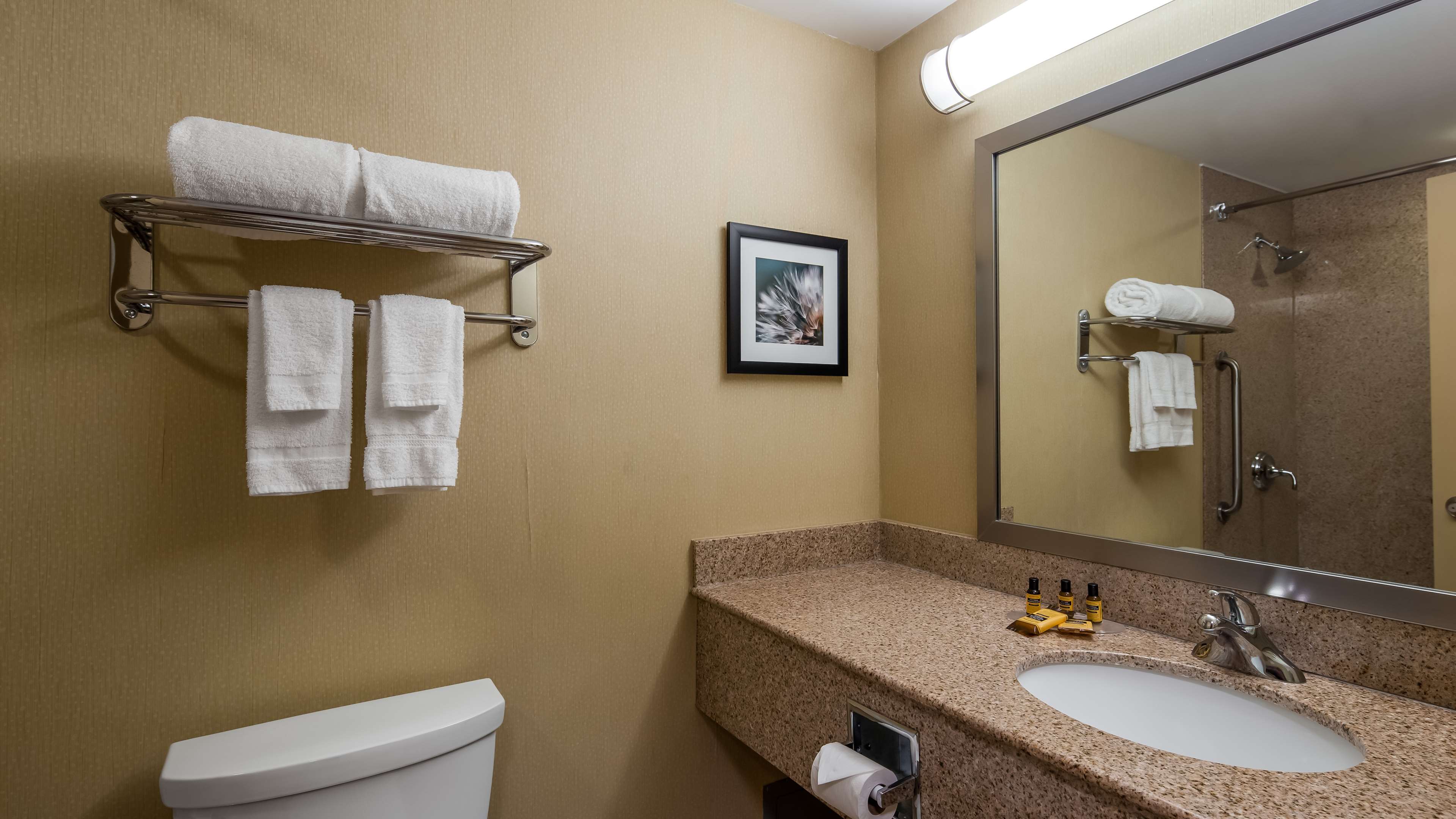 Best Western Plus Barrie - Tap to explore photos