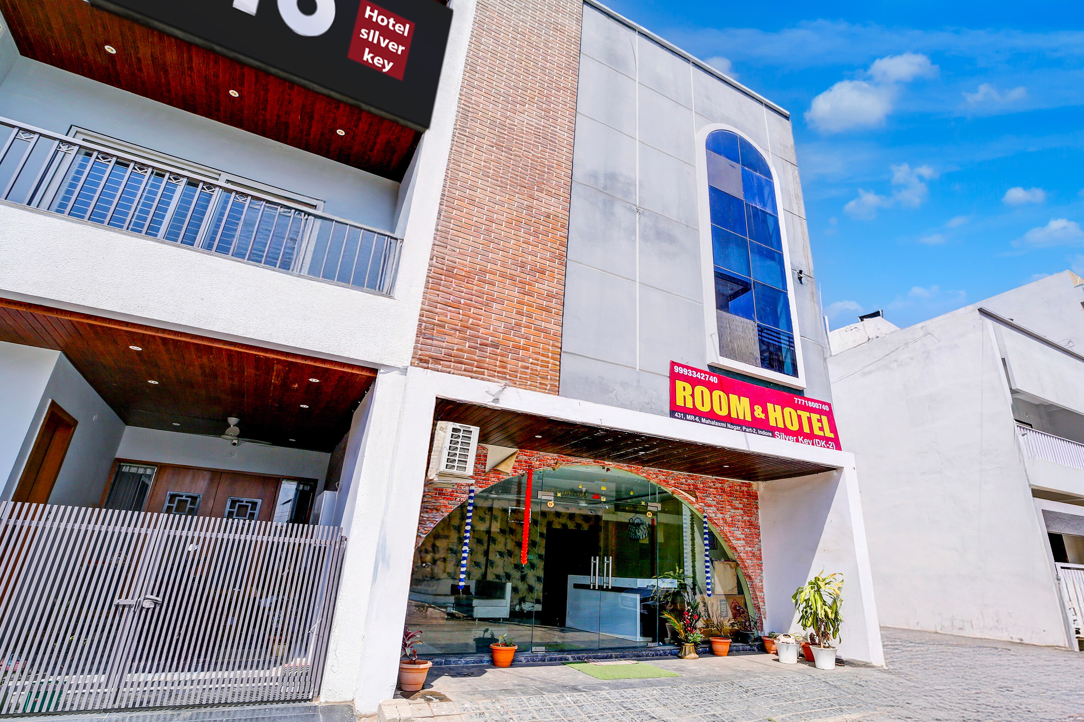 HOTEL O ROYAL - Tap to explore photos