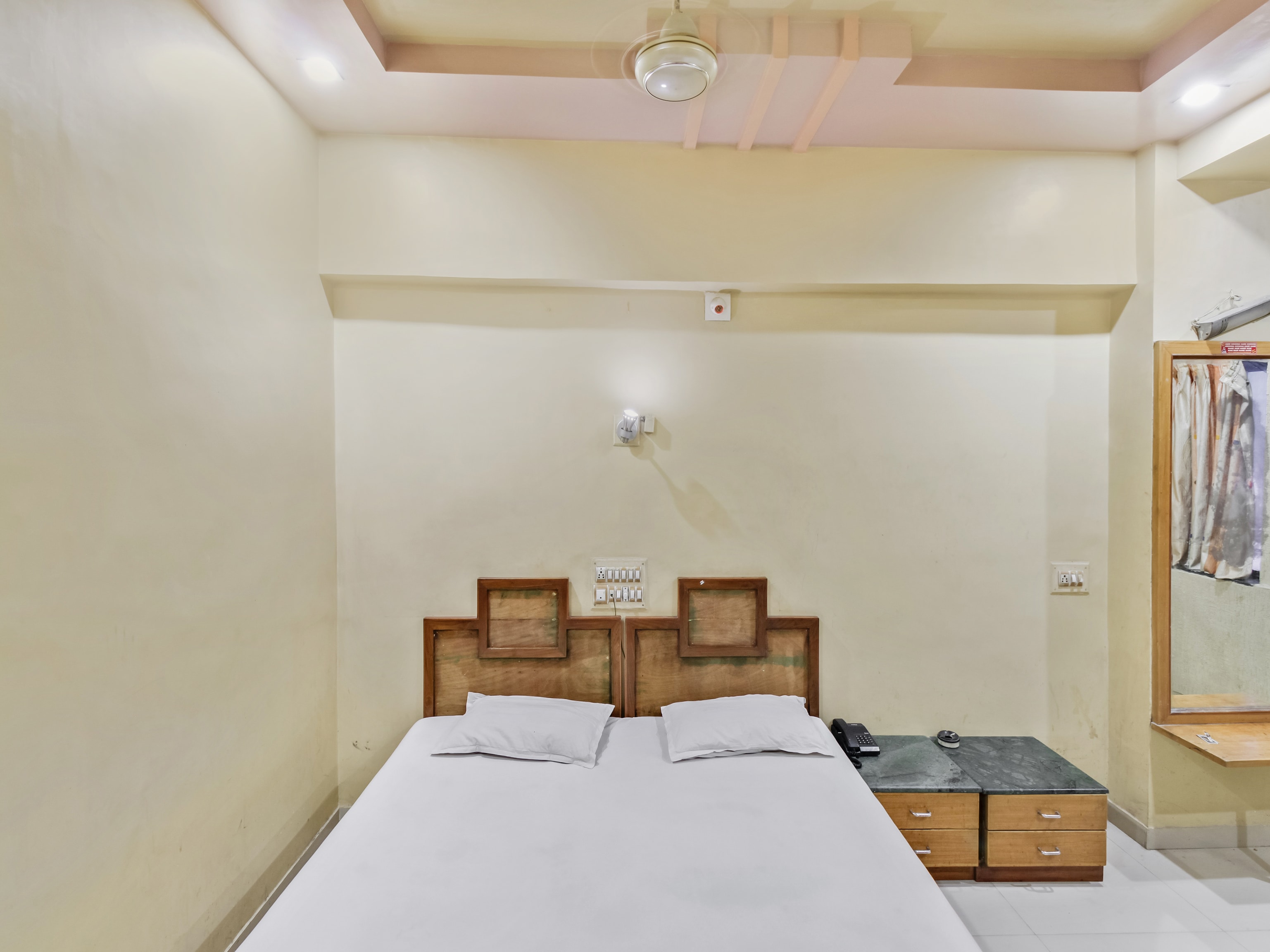 Hotel Sargam Palace - Tap to explore photos