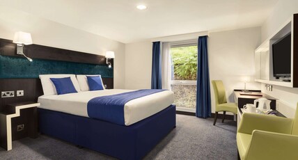Ramada Oxford Room Type - 1 Double Bed Non-Smoking Business Room