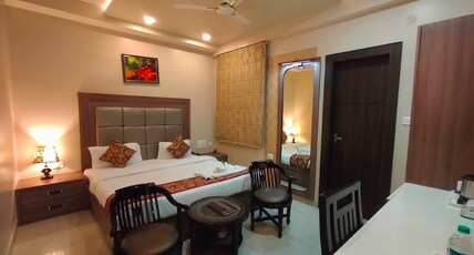 Hotel Ozas Grand - INFRONT OF BHU TRAUMA CENTER Room Type - Royal Club