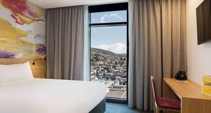 ibis Styles Hobart Room Type - Superior Room with 1 queensize bed