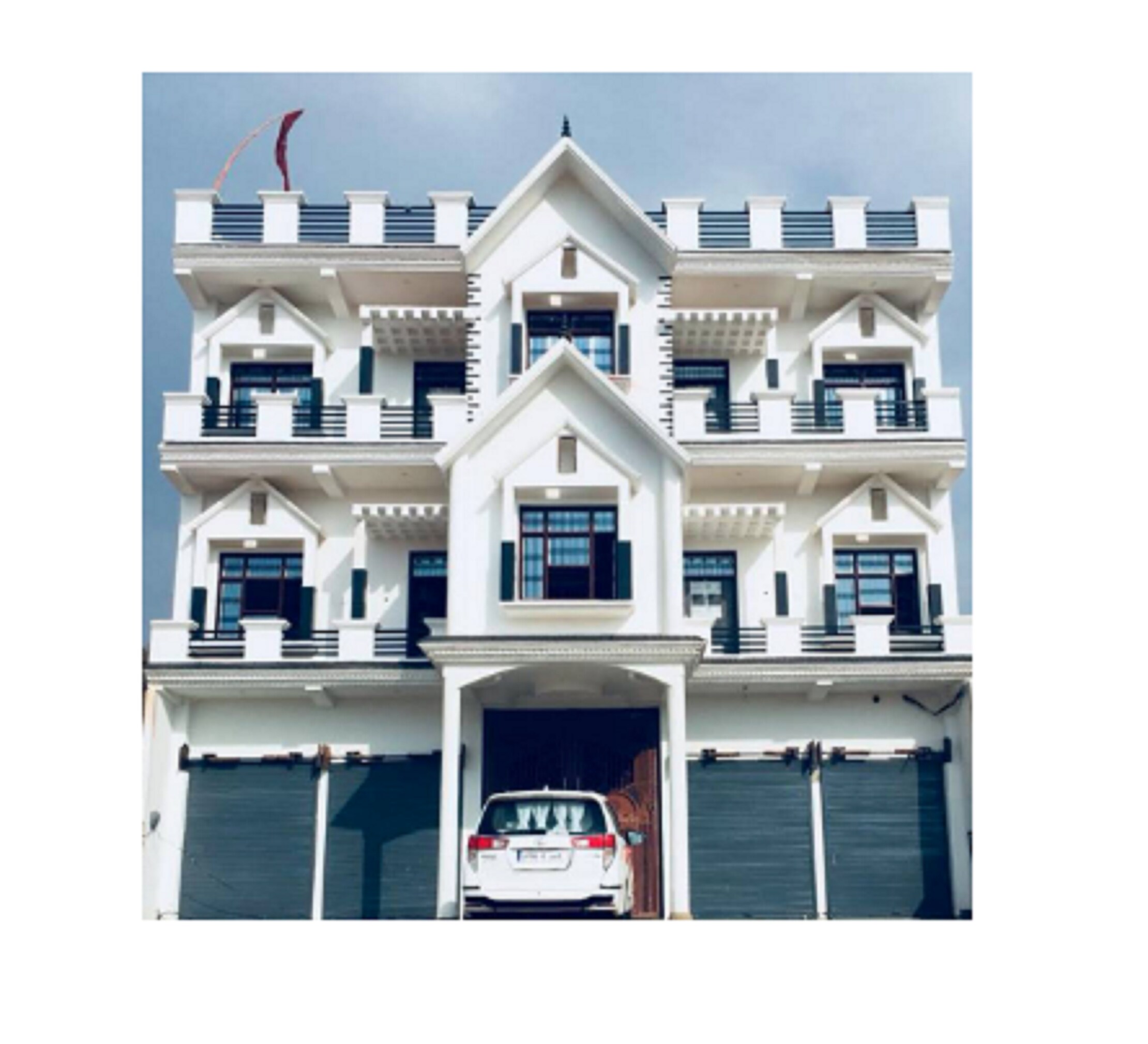SURENDRA PALACE HOTEL - Tap to explore photos