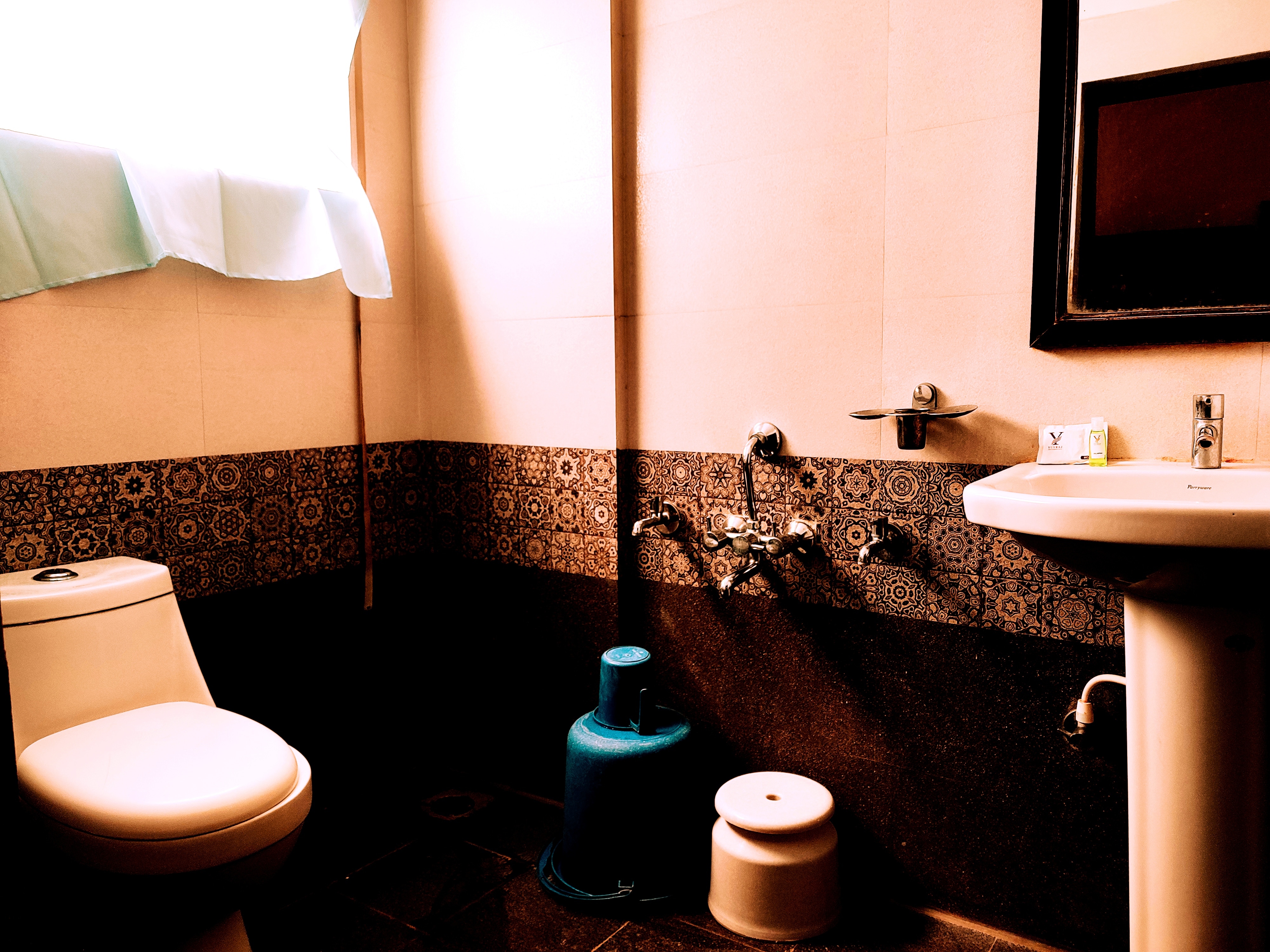 Yuvraj Galaxy Inn - Tap to explore photos