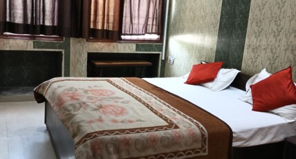 HOTEL DR RESIDENCY Room Type - Deluxe Room