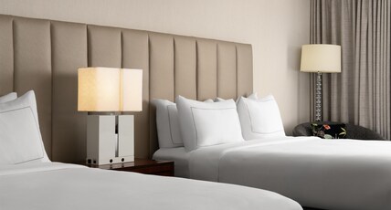 DoubleTree by Hilton Fairfield Hotel & Suites Room Type - 2 QUEENS FAMILY SUITE
