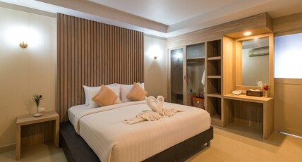 Lanta Sand Resort & Spa Room Type - Deluxe Balcony