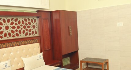 Hotel Sri Saravana Bhavan Room Type - Non AC Double bed