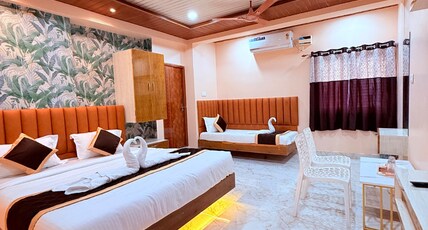 ROYAL GRAND INN Room Type - Executive Ac Room