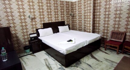 Hotel Sarwan Room Type - STANDARD NON AC ROOM