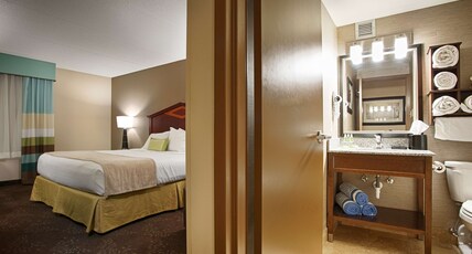 Best Western Plus Willmar Room Type - 1 King Bed, Communication Assistance, Non-Smoking, Full Breakfast