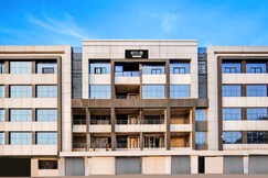 Hotel O Vanya Palace