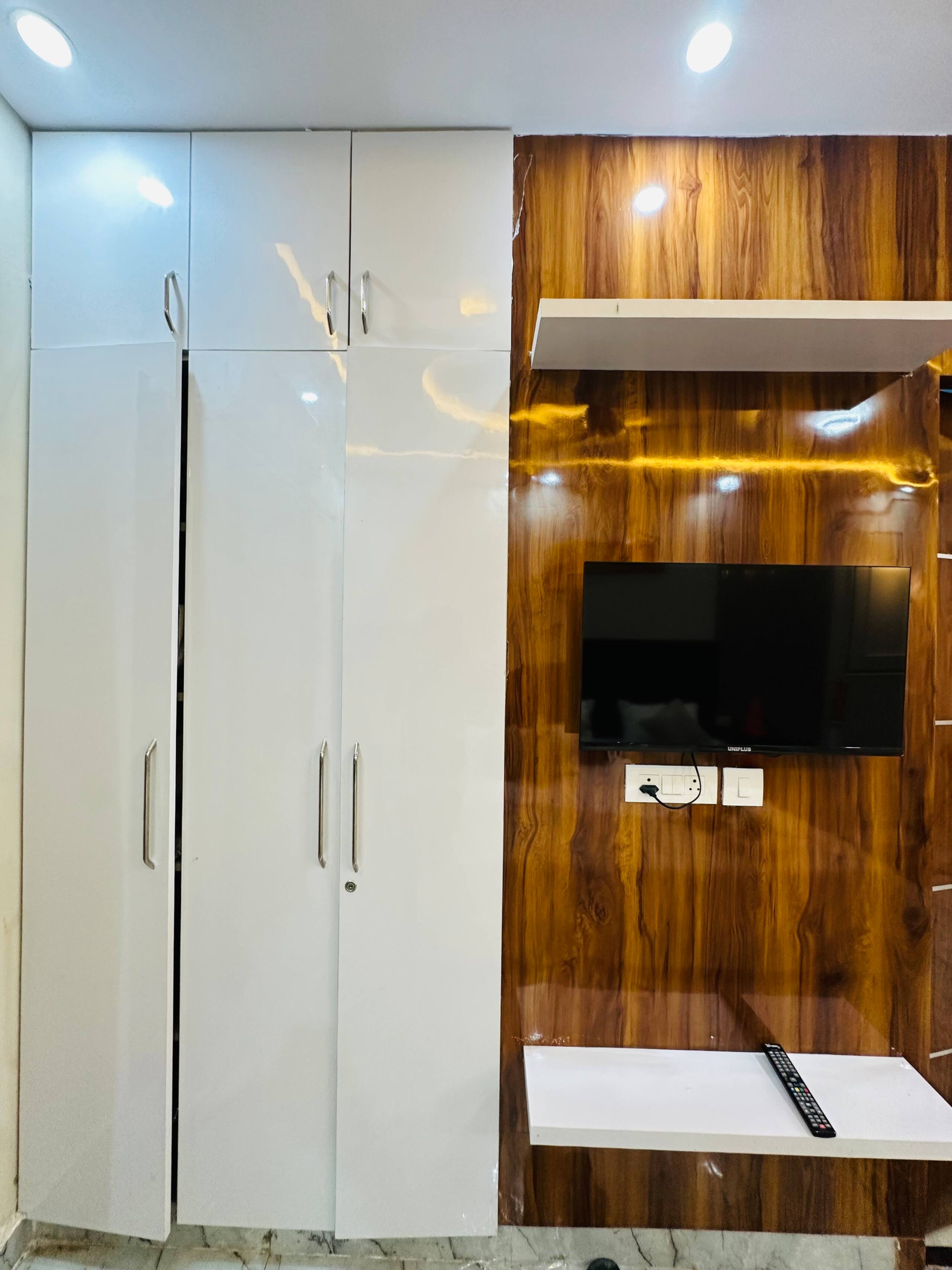 Liva Stay Genz Aesthetic Self Check In Noida - Tap to explore photos