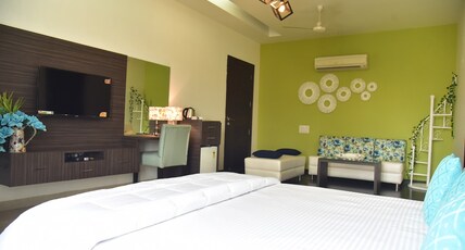 ETA Home Stay Room Type - Master room with Balcony